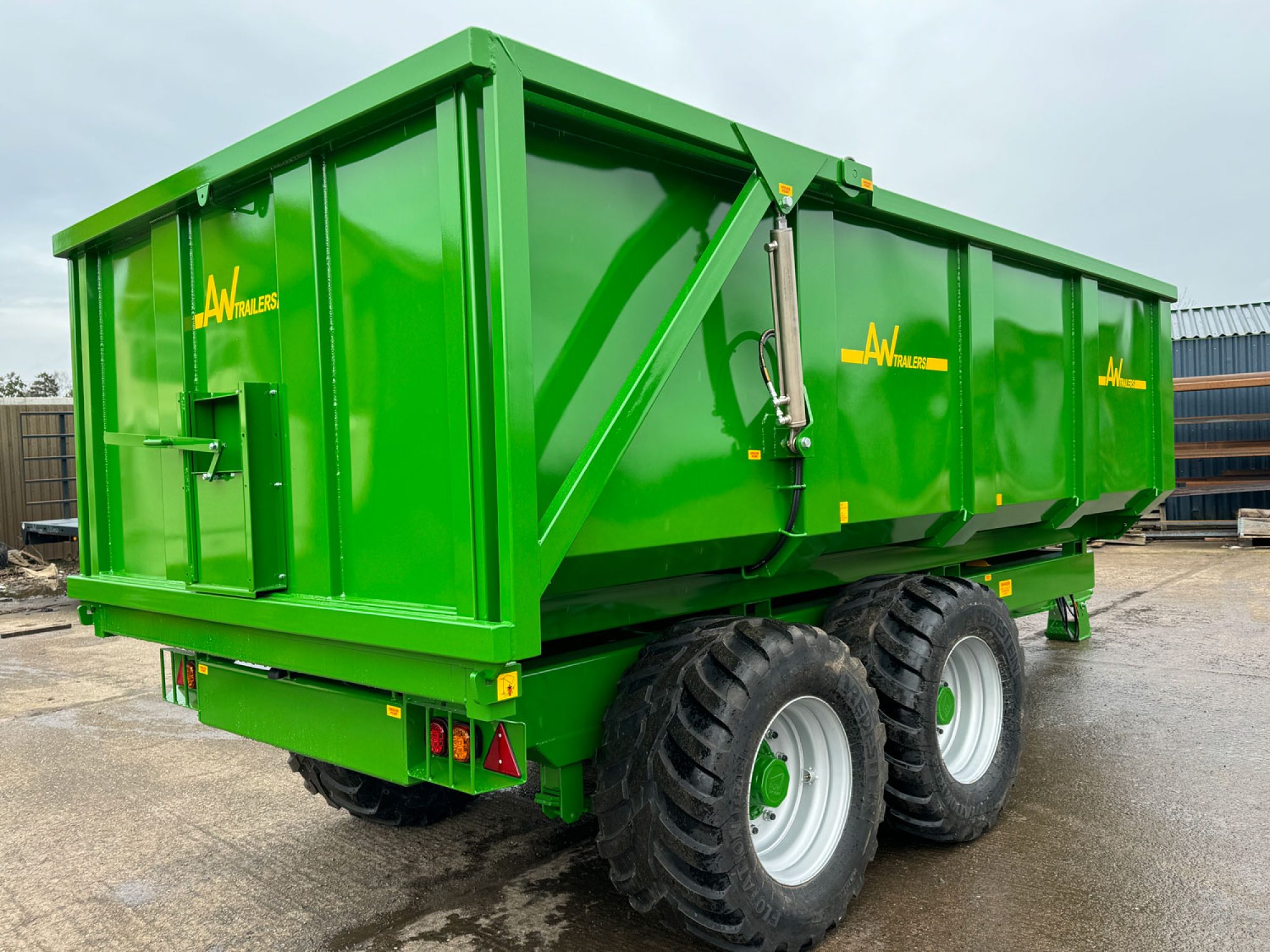 monocoque-aw-trailers-5